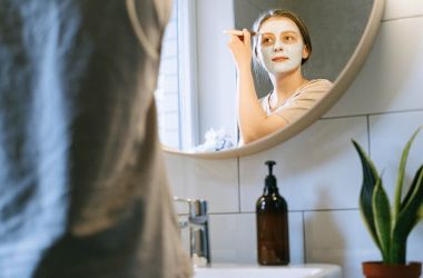 How To Take Care of Your Skin in The Freezing Season?