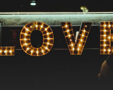 Best Gift Ideas to Surprise Your Lover This Valentine 2023