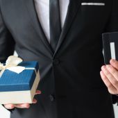 Best Gift For Men Under $50 To Surprise Your Loved One
